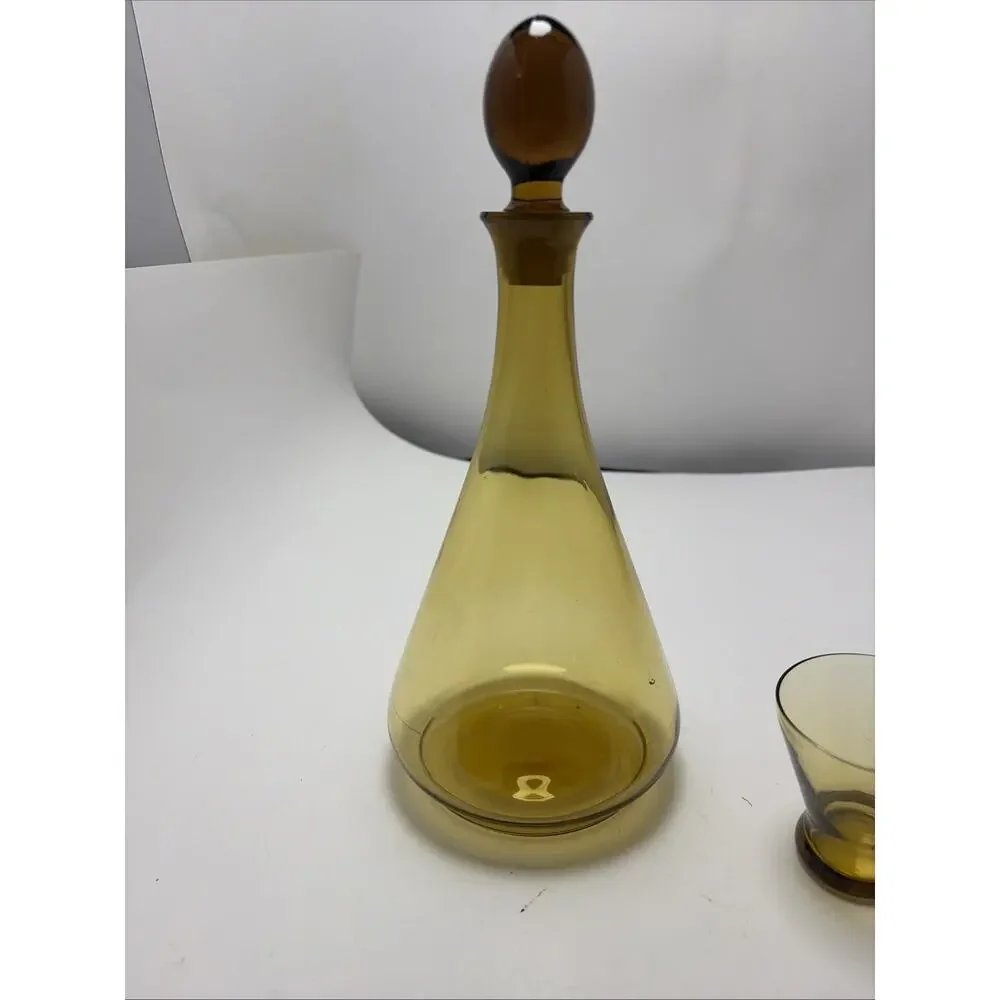 Vintage Mid Century Amber GLASS DECANTER W/ STOPPER + 1 GLASSES 11.5 “ Tall